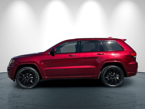 Used 2019 Jeep Grand Cherokee Altitude AWD/4WD image 7