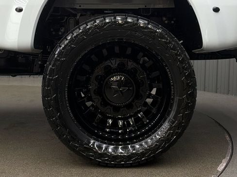 Used 2026 Ford F450 Platinum w/ FX4 Off-Road Package AWD/4WD image 12