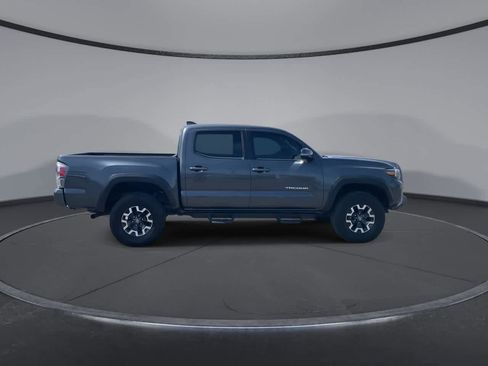 Certified 2020 Toyota Tacoma TRD Off-Road w/ TRD Premium Off Road Package AWD/4WD image 9