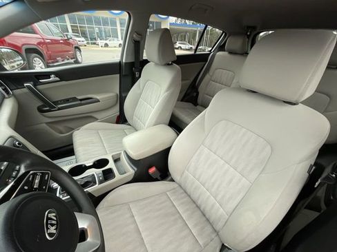 Used 2022 Kia Sportage LX image 11