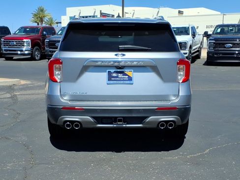Certified 2022 Ford Explorer Platinum w/ Equipment Group 601A RWD image 5