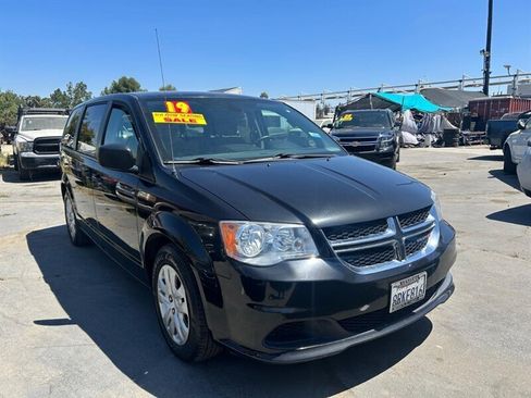 Used 2019 Dodge Grand Caravan SE w/ UConnect Hands-Free Group FWD image 33