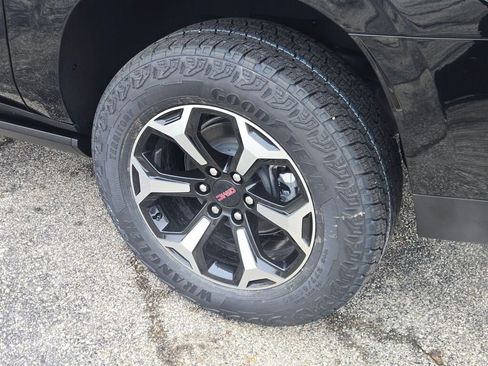 New 2026 GMC Yukon XL AT4 image 18