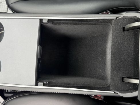 Used 2023 Tesla Model Y Long Range image 28