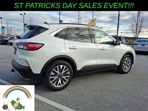 Certified 2022 Ford Escape Titanium w/ Class II Trailer Tow Package image 11