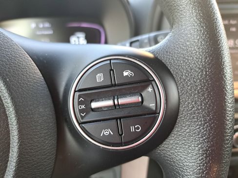 Used 2023 Kia Soul LX FWD image 17