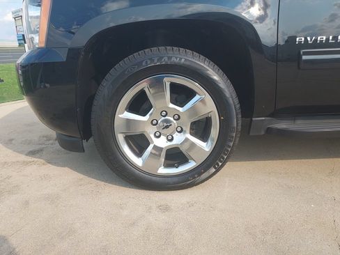 Used 2013 Chevrolet Avalanche LS RWD image 10
