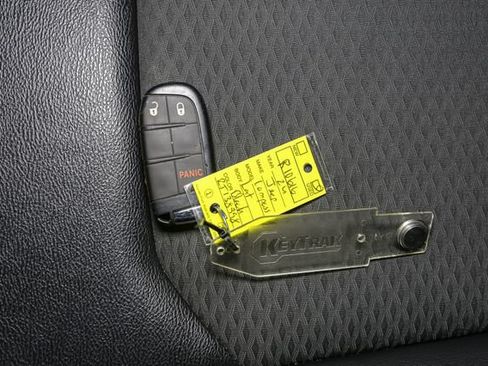 Used 2024 Jeep Compass Latitude AWD/4WD image 38