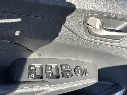 Used 2022 Hyundai Accent SE FWD image 7