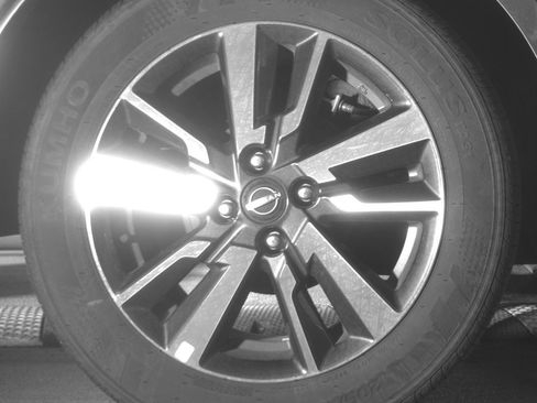 Used 2025 Nissan Versa SV image 15