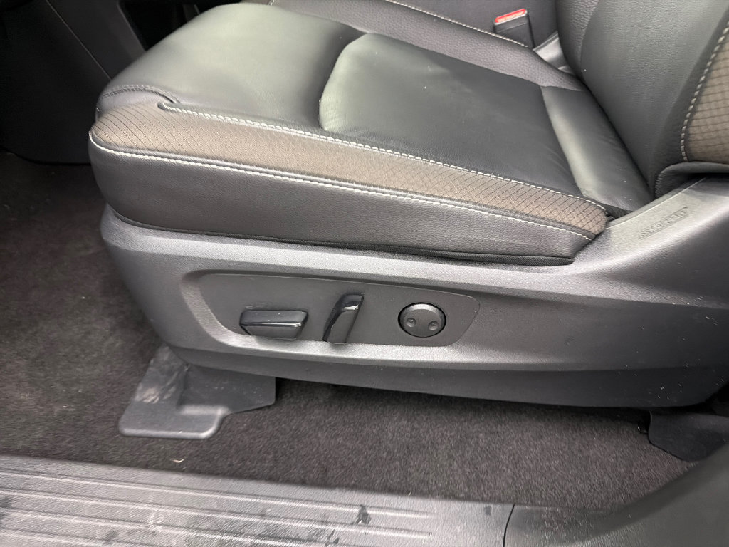 Used 2025 Nissan Pathfinder SL AWD/4WD image 10