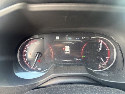 Used 2024 Toyota RAV4 XLE image 5