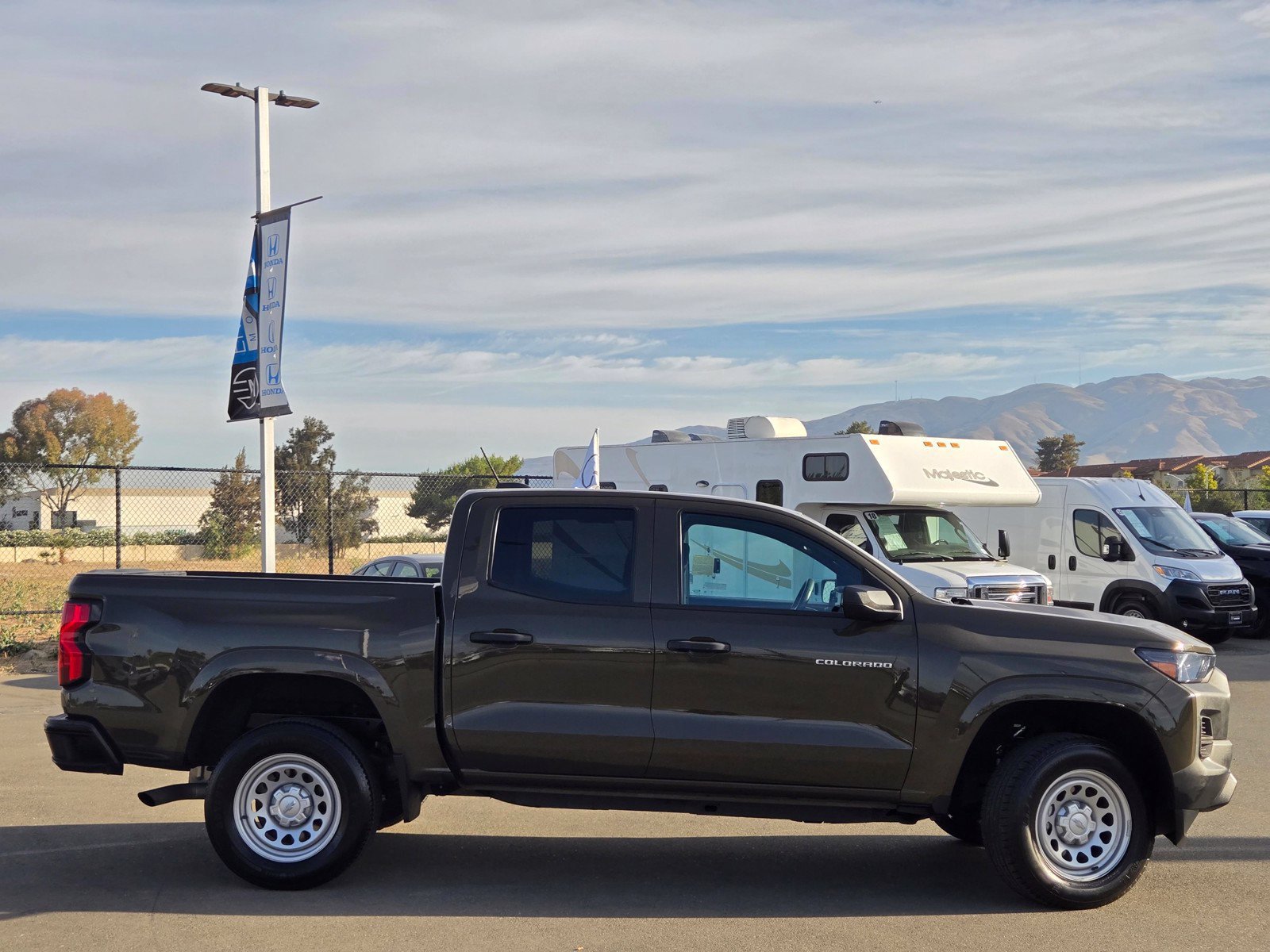 Used 2023 Chevrolet Colorado W/T RWD image 8