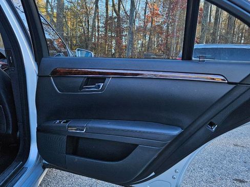 Used 2010 Mercedes-Benz S 400 image 27