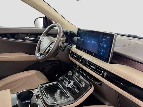 Used 2023 Lincoln Nautilus Reserve AWD/4WD image 29