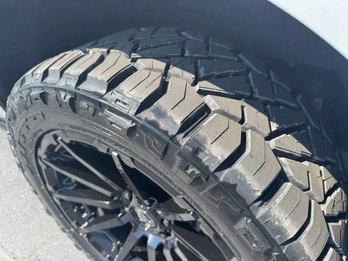 Used 2025 Ford Expedition Platinum AWD/4WD image 18