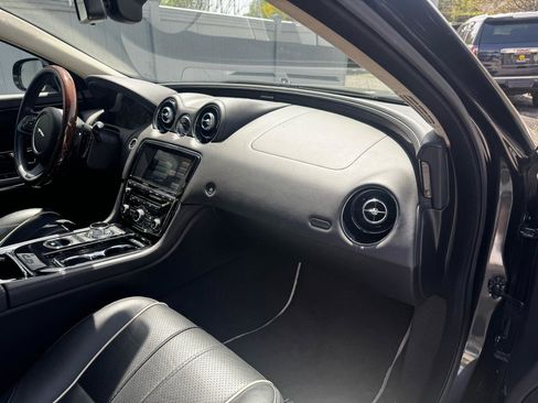 Used 2015 Jaguar XJ L Portfolio AWD/4WD image 39