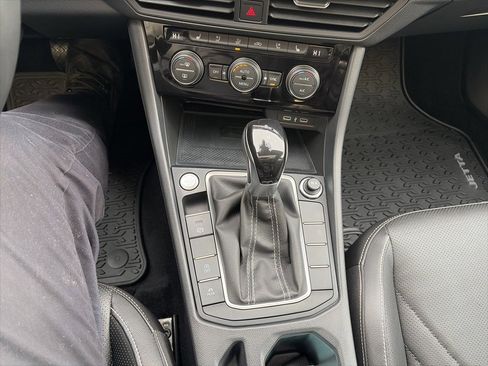 Certified 2024 Volkswagen Jetta SEL image 19