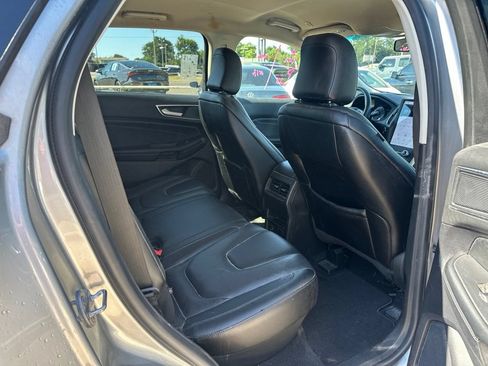 Used 2022 Ford Edge Titanium AWD/4WD image 17