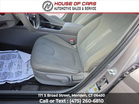 Used 2023 Hyundai Elantra SEL w/ Convenience Package FWD image 28