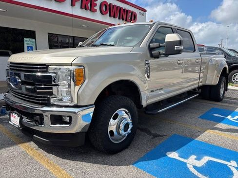 Used 2017 Ford F350 Lariat w/ Lariat Ultimate Package AWD/4WD image 3