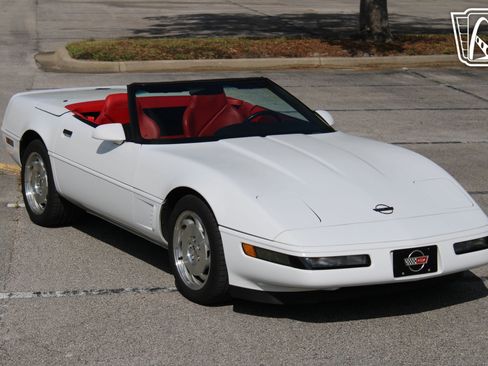Used 1995 Chevrolet Corvette Convertible RWD image 13