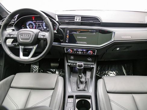 Certified 2025 Audi Q3 2.0T Premium w/ Convenience Package AWD/4WD image 13