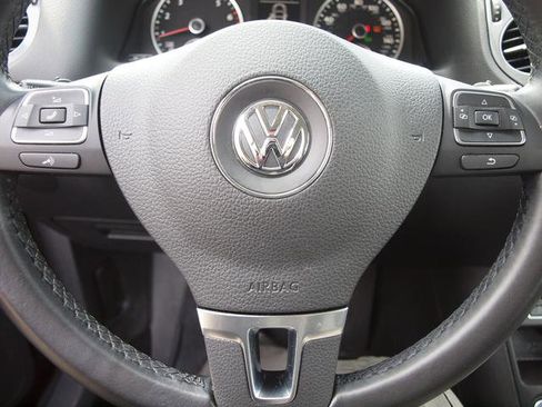 Used 2018 Volkswagen Tiguan Limited w/ Premium Package image 9