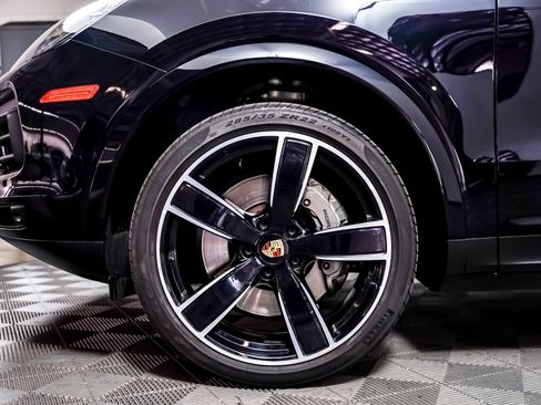 Certified 2021 Porsche Cayenne S AWD/4WD image 14