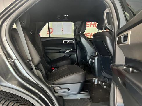 Used 2020 Ford Explorer XLT w/ Comfort Package AWD/4WD image 11