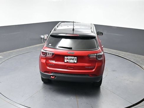 Used 2025 Jeep Compass Trailhawk AWD/4WD image 49