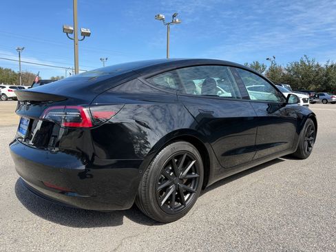 Used 2021 Tesla Model 3 Standard Range Plus image 40