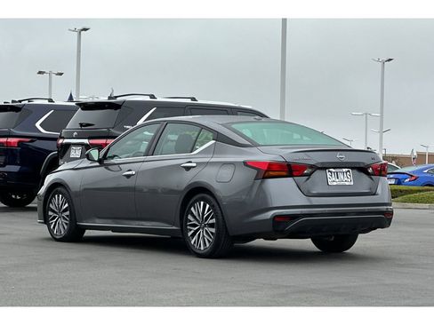 Used 2024 Nissan Altima 2.5 SV FWD image 6