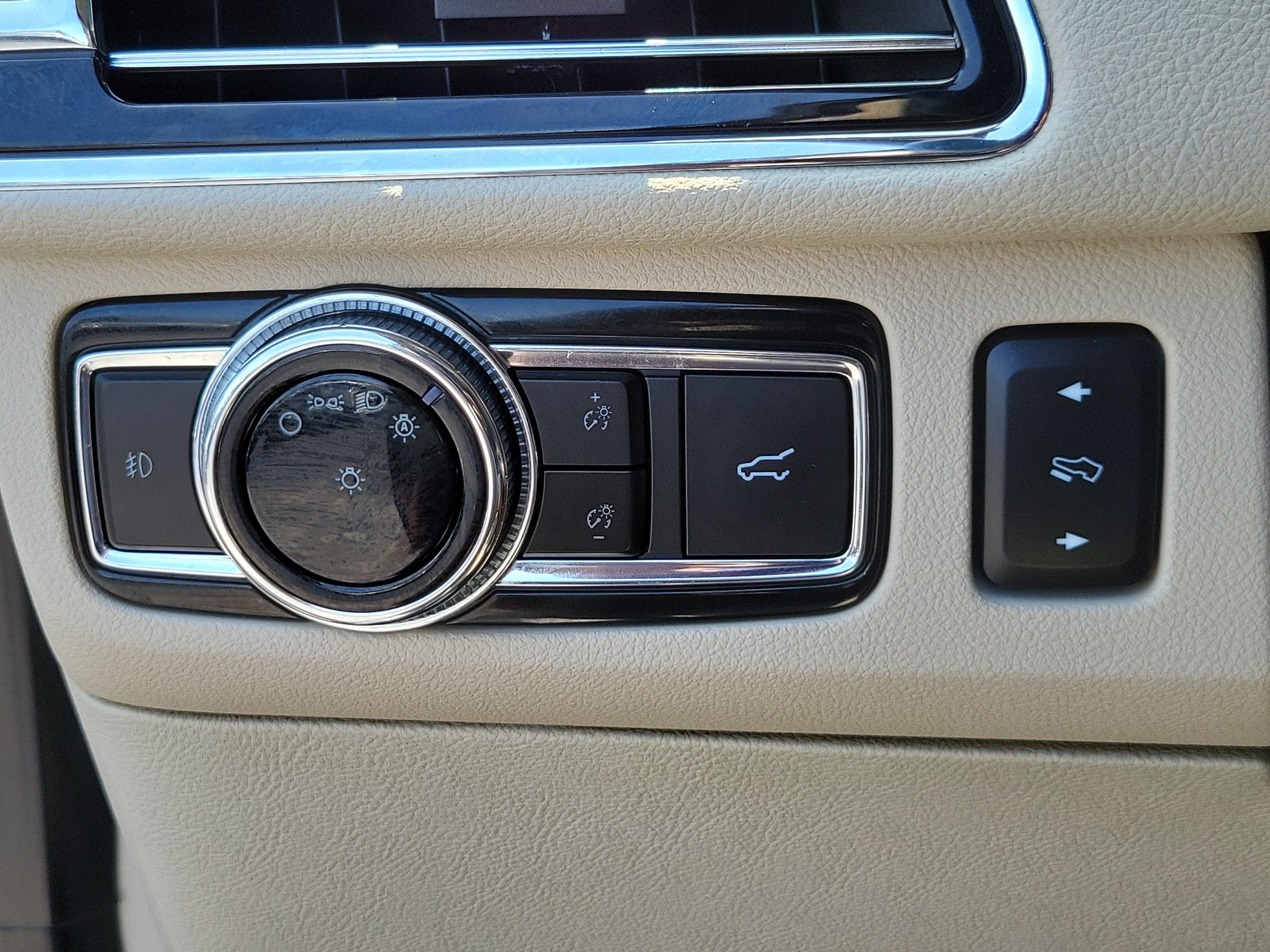 Used 2021 Lincoln Navigator Reserve w/ Luxury Package AWD/4WD image 15