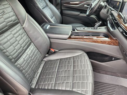 Certified 2023 Cadillac Escalade Sport Platinum w/ LPO, Floor Liner Package AWD/4WD image 12
