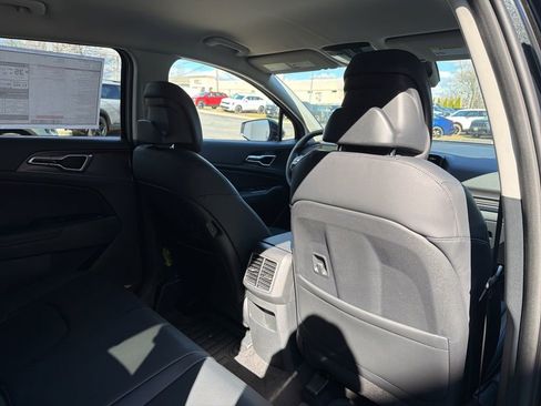 New 2026 Kia Sportage EX image 15