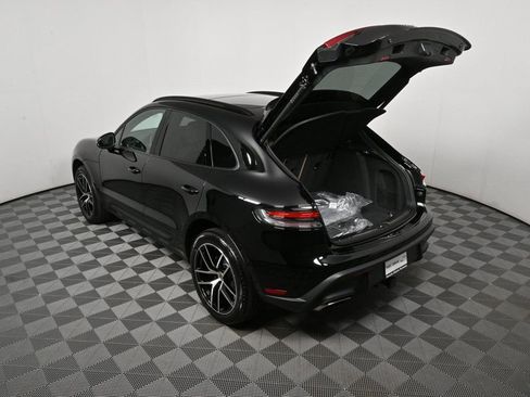 Certified 2025 Porsche Macan image 32