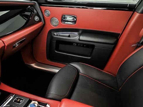 Used 2018 Rolls-Royce Ghost RWD image 39