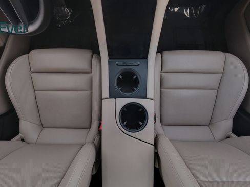 Used 2023 Porsche Taycan RWD image 27