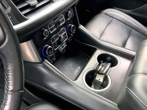 Used 2021 Chevrolet Tahoe Z71 w/ Rear Media and Nav Package image 16