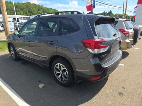 Used 2023 Subaru Forester Premium AWD/4WD image 9