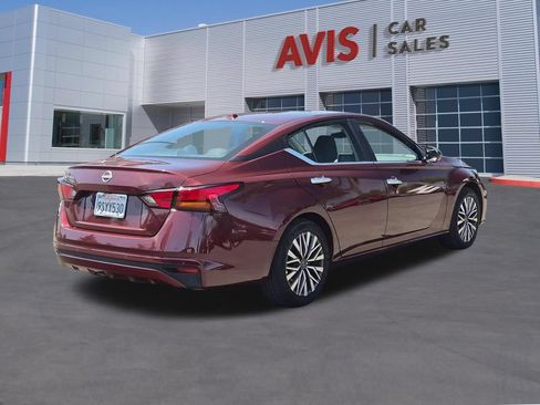Used 2025 Nissan Altima 2.5 SV FWD image 6