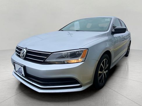 Used 2016 Volkswagen Jetta SE FWD image 11