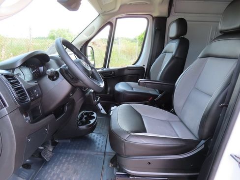 Used 2026 RAM ProMaster 2500 w/ Convenience Group FWD image 21