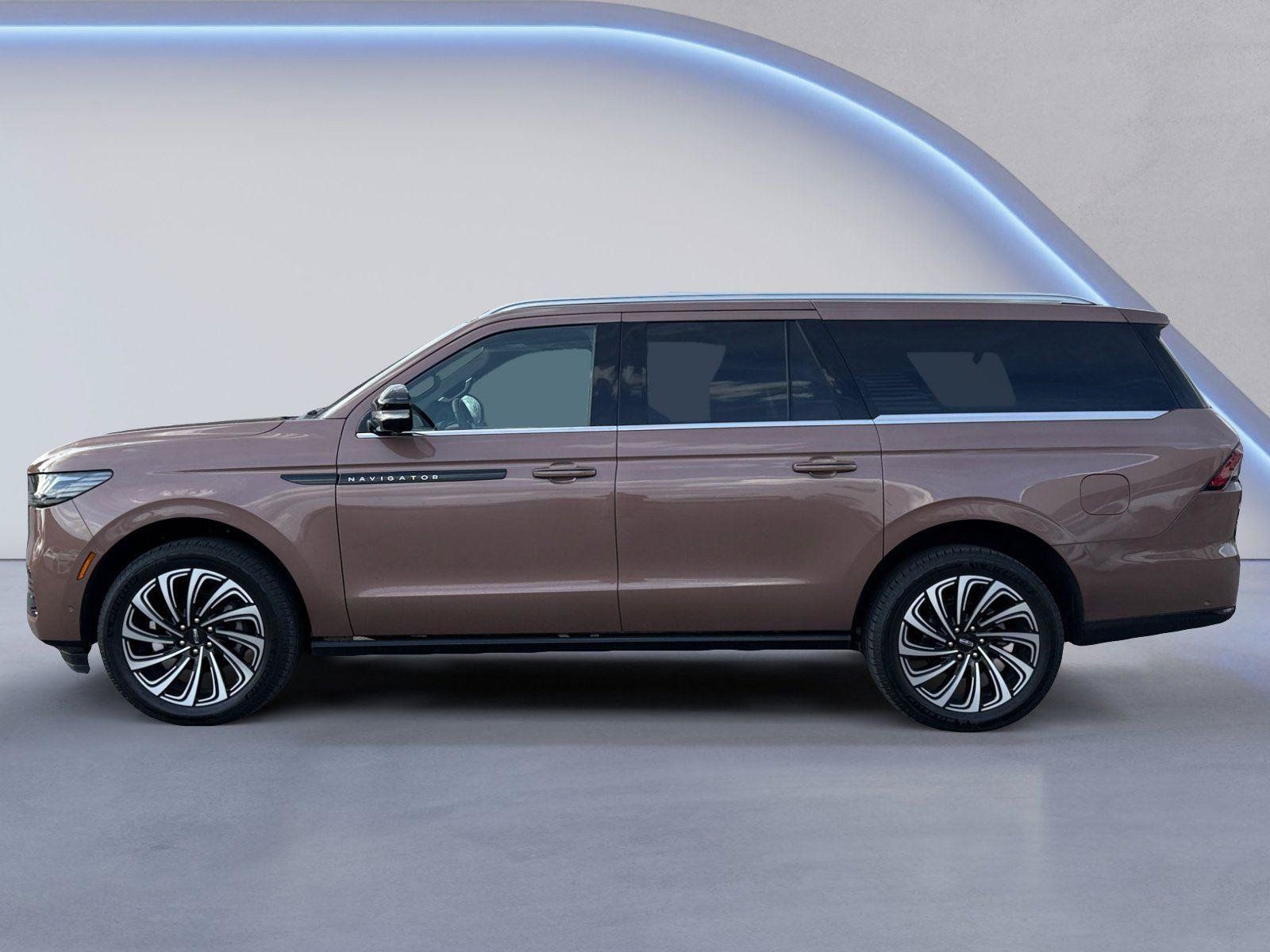Used 2025 Lincoln Navigator L Black Label AWD/4WD image 6