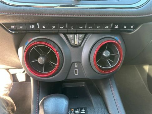 Used 2021 Chevrolet Blazer RS w/ Enhanced Convenience Package FWD image 16