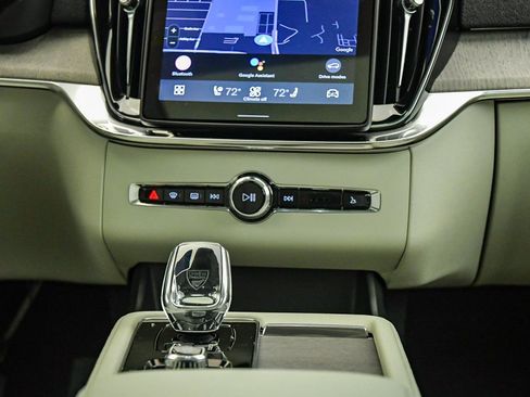 New 2026 Volvo XC90 B6 Ultra w/ Protection Package AWD/4WD image 16
