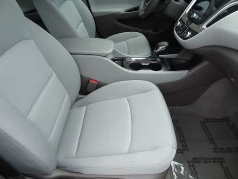 Used 2022 Chevrolet Malibu LS FWD image 12