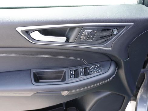 Used 2022 Ford Edge Titanium AWD/4WD image 10