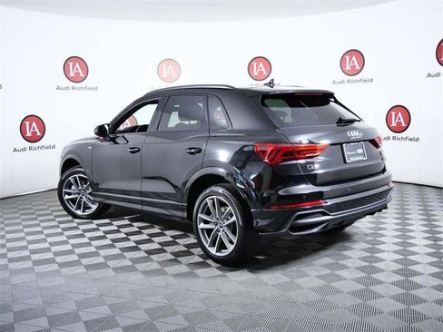 Certified 2025 Audi Q3 2.0T Premium w/ Convenience Package image 6
